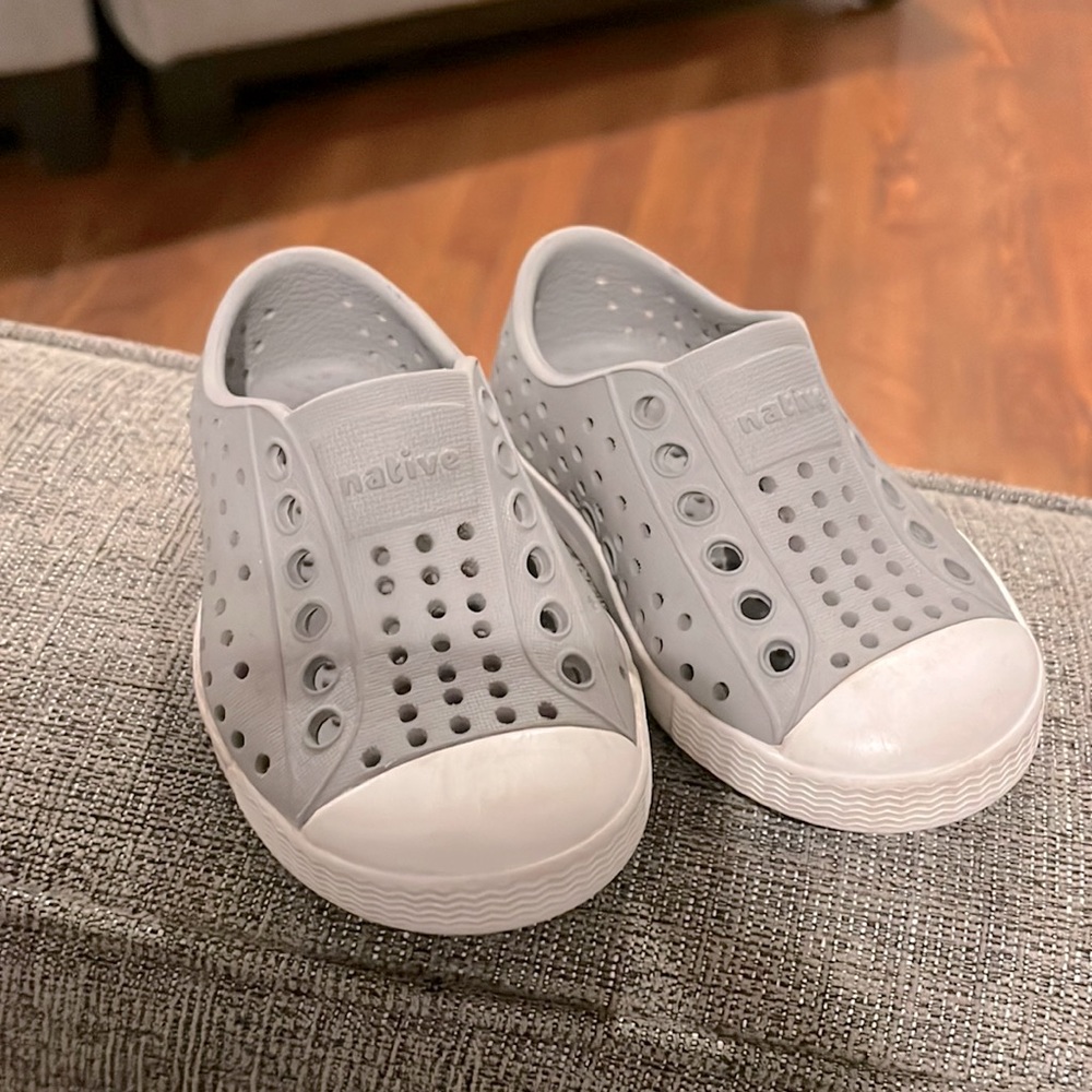 Native Size 4 Shoes